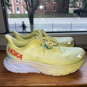 Hoka Arahi 6